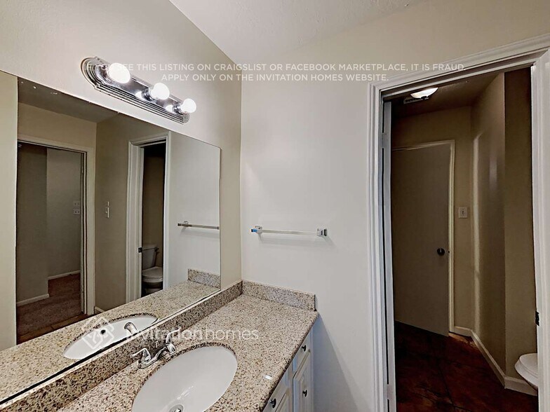 Building Photo - 1626 Airline Dr