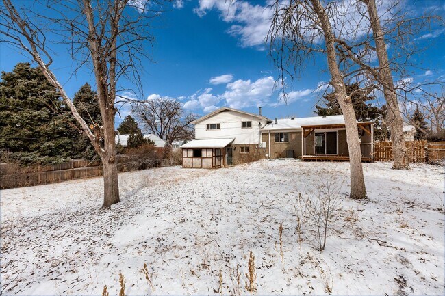 Building Photo - 982 E Briarwood Cir S