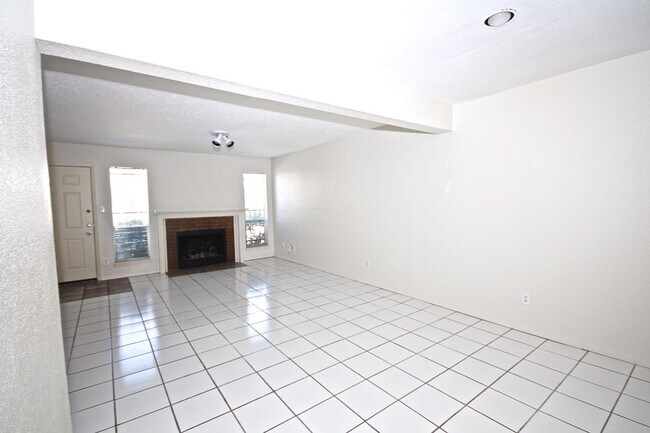 Building Photo - 6111 Beverly Hill St