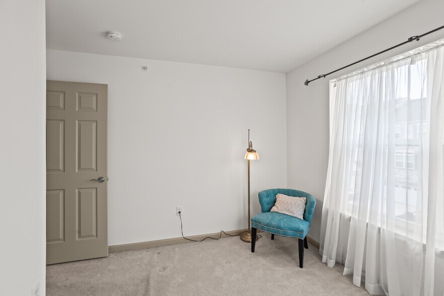 Building Photo - 14 Indiana Cir