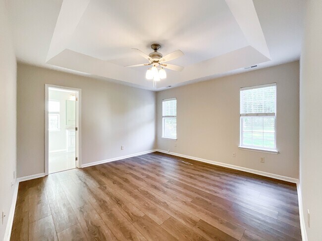 Building Photo - 1037 Ridgefield Cir