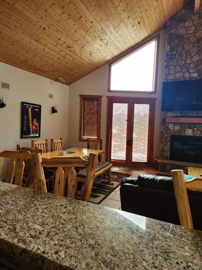 Building Photo - 33 Timberline Dr