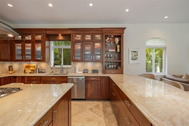 Building Photo - 755 Tiziano Ave