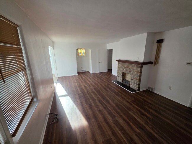 Building Photo - 4 Bedroom House for Rent in Shaler Schools !