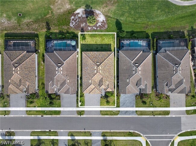 Building Photo - 1388 Birdie Dr