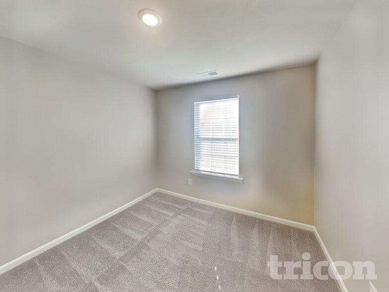 Building Photo - 5810 Oak Br Cir