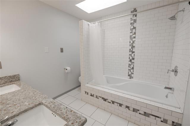 Building Photo - 3636 Dexter Ave