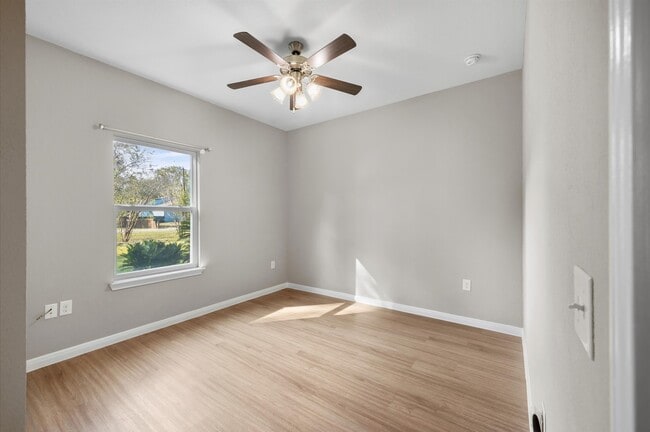 Building Photo - 47 County Rd