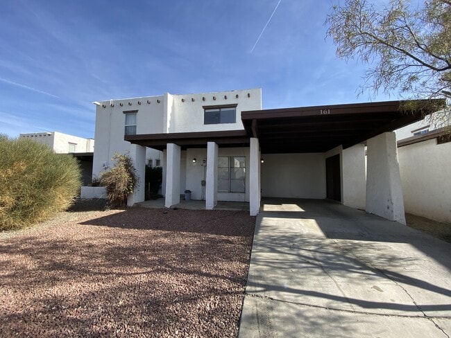 Primary Photo - 161 Calle Arroyo Seco NW