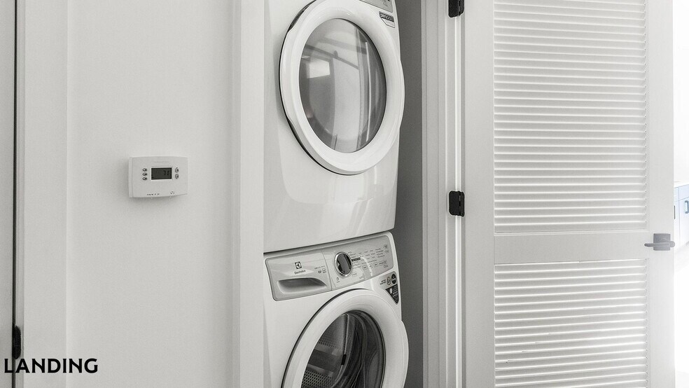 Building Photo - 1007 S Mint St