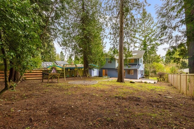 Building Photo - 16725 10th Ave NE