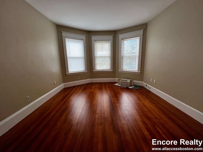 Building Photo - 248 Summer St