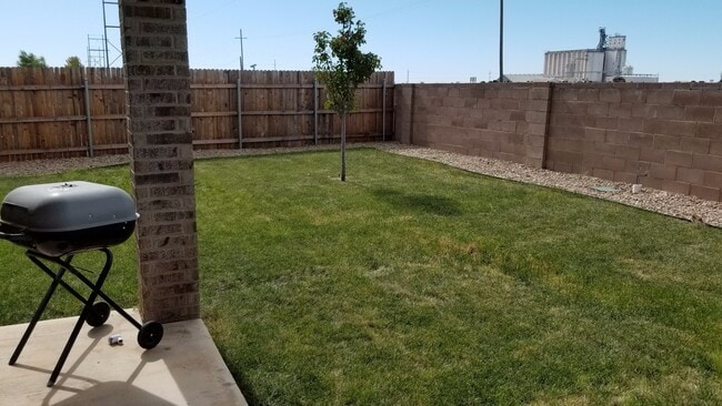 Building Photo - OPEN FLOOR PLAN ON HOME ONLY 1 YEAR OLD