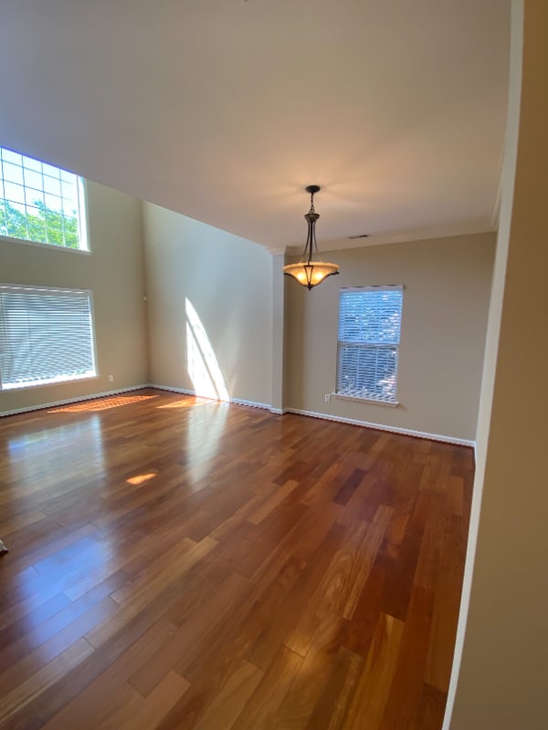 Building Photo - 105 Saltybrook Ln