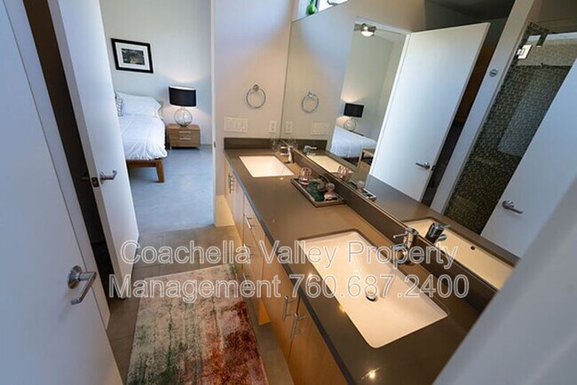 Building Photo - 2722 Alexander Club Dr