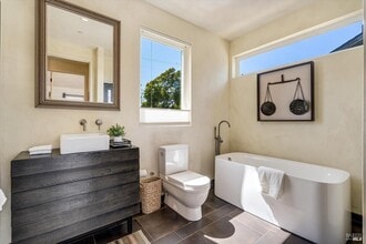 Building Photo - 1364 Milton Rd