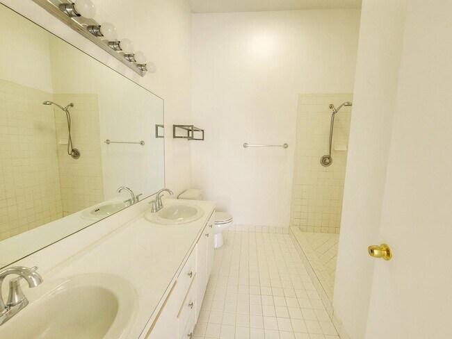 Building Photo - 9810 61st Way S