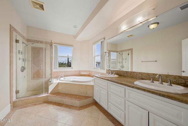 Building Photo - 146 W Le Roy Ave