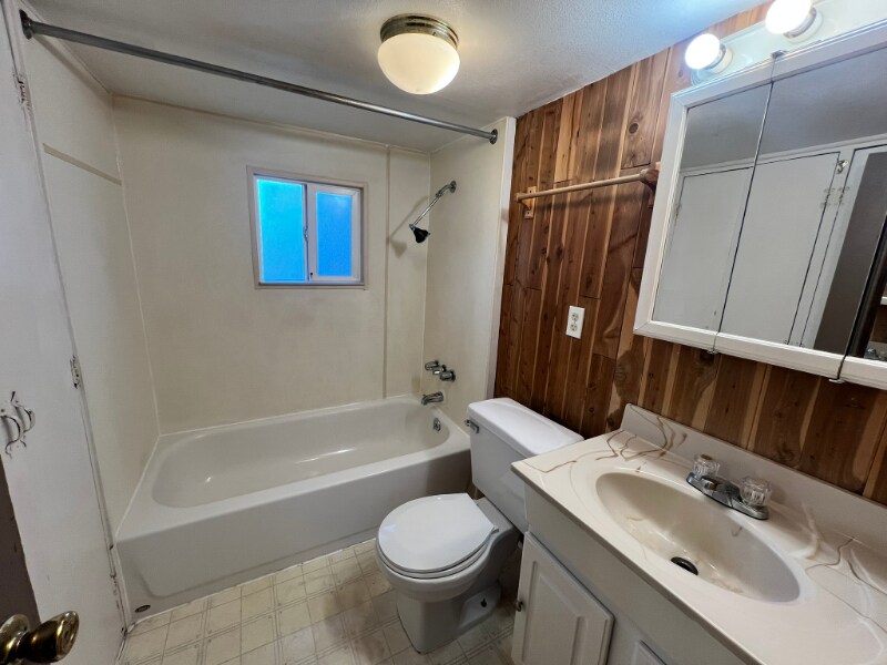 Building Photo - 17 Fountain Pl