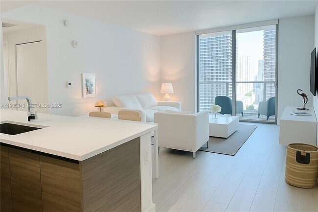 Building Photo - 1100 S Miami Ave