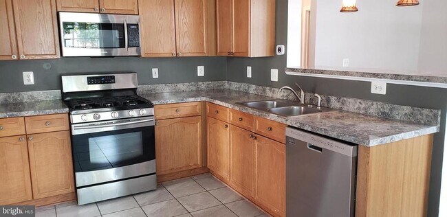 Building Photo - 2710 Bellforest Ct