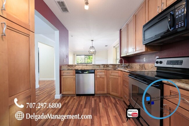 Building Photo - 1321 S Villa Way