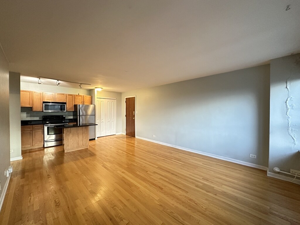 Building Photo - 4180 N Marine Dr