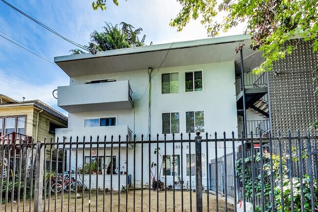 Building Photo - Sausal Haus