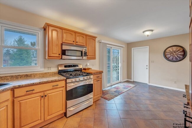 Building Photo - 3008 Blarney Stone Ln