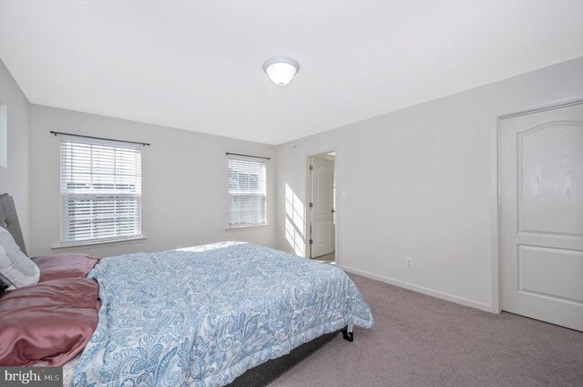 Building Photo - 7780 Dagny Wy