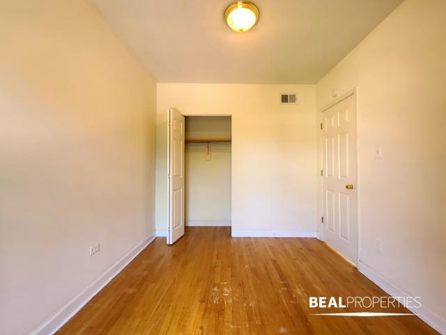 Building Photo - 1 bedroom in CHICAGO IL 60657