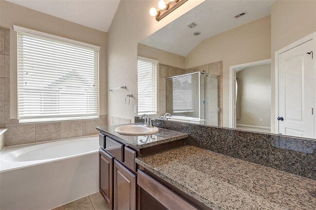 Building Photo - 16 Cheswood Manor Court