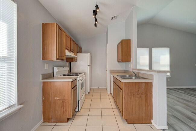 Building Photo - 605 Welston Cir