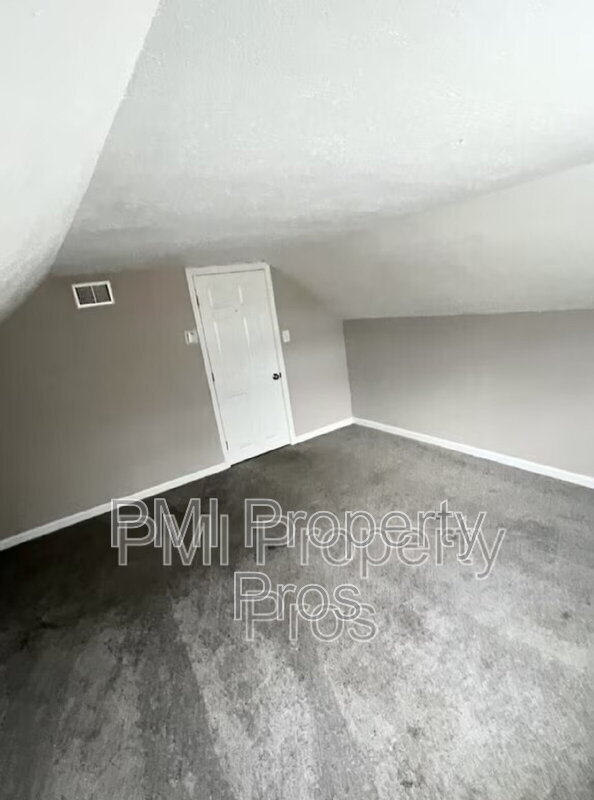Building Photo - 4678 N 49th St