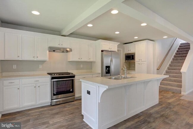 Building Photo - 90 Hoke Farm Way