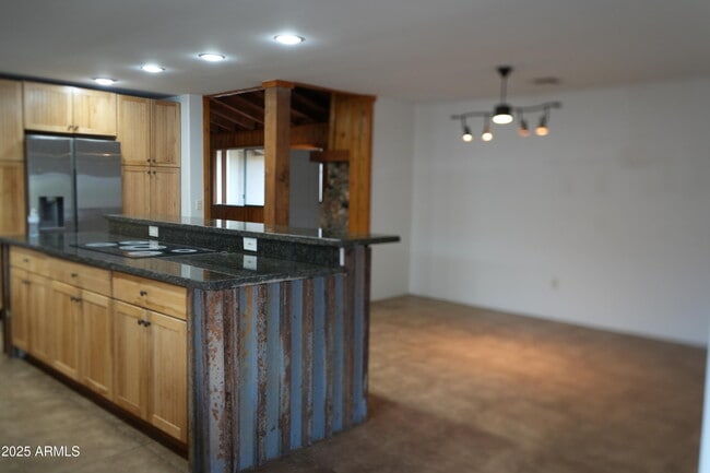 Building Photo - 47015 N New River Rd