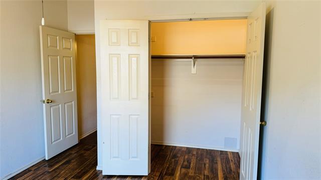 Building Photo - 6921 Barbican Dr