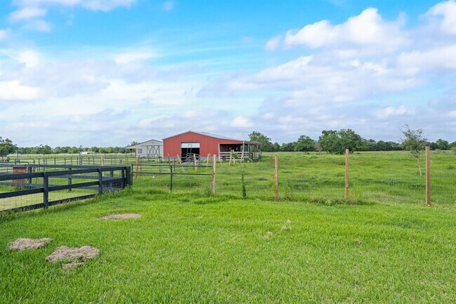 Building Photo - 2999 County Rd 208