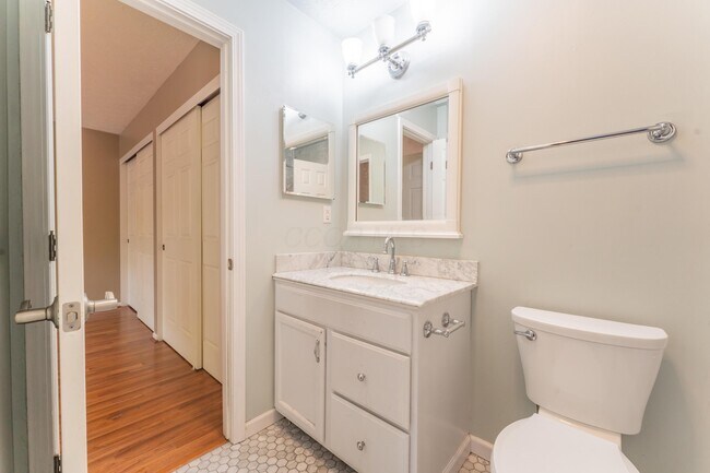 Building Photo - 4951 Hidden View Ct