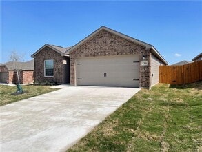 Building Photo - 120 Fairfax Ln