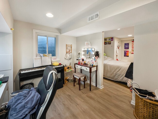 Building Photo - 204 Inverrary Ln