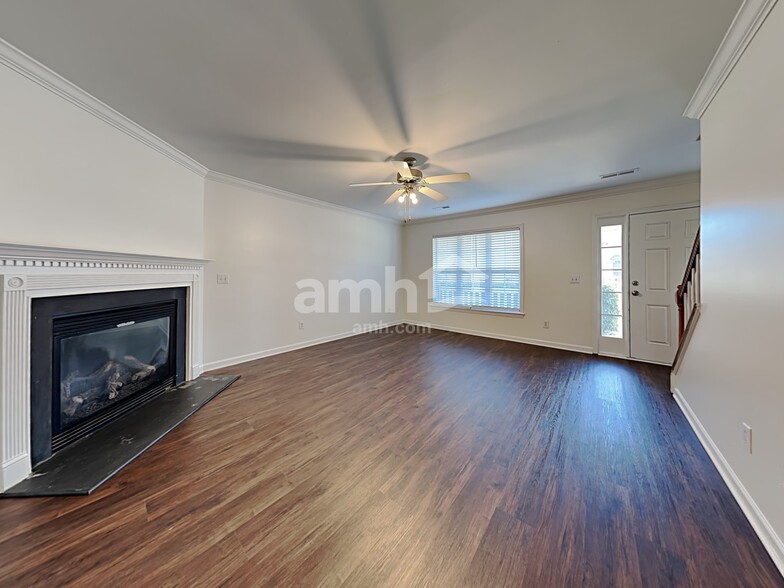 Building Photo - 521 Brummell Ln