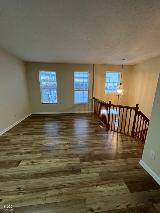 Building Photo - 3522 N Golden Gate Dr