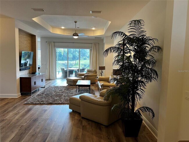 Building Photo - 12051 Thornhill Ct