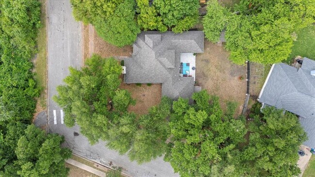 Building Photo - 1001 Timber Bend Dr