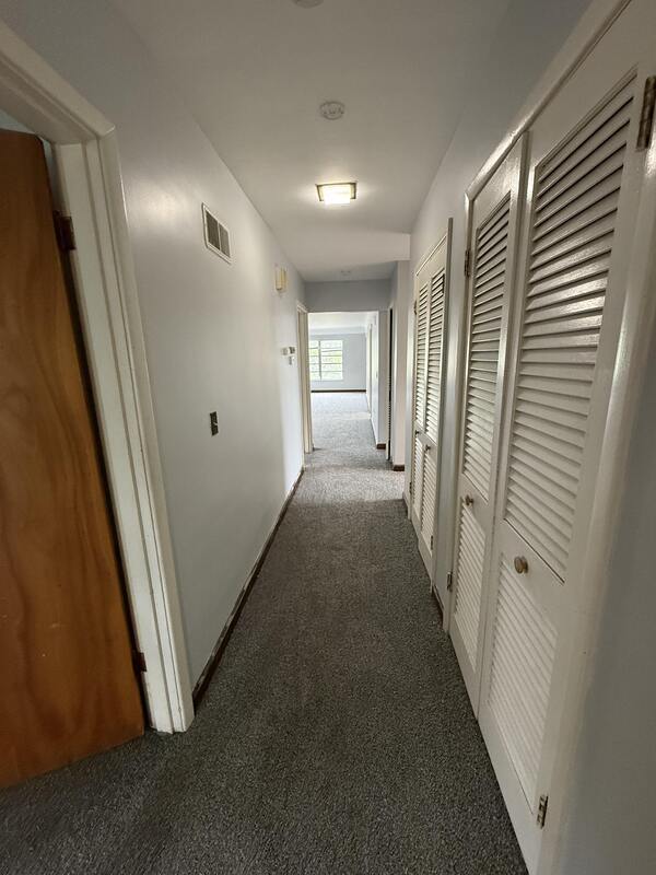 Building Photo - 1111 Elm Park Dr