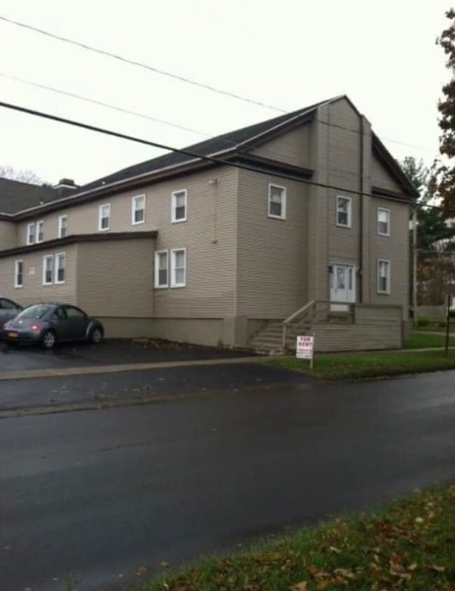 Building Photo - 49 Tappan St