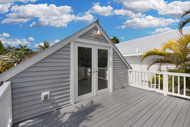 Building Photo - 1420 Petronia St