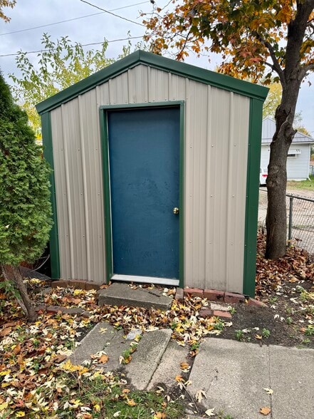 Building Photo - 638 Englewood Ave