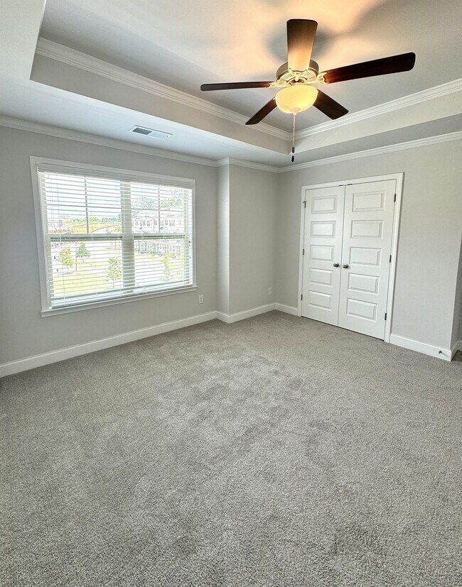 Building Photo - 588 Amarante Cir